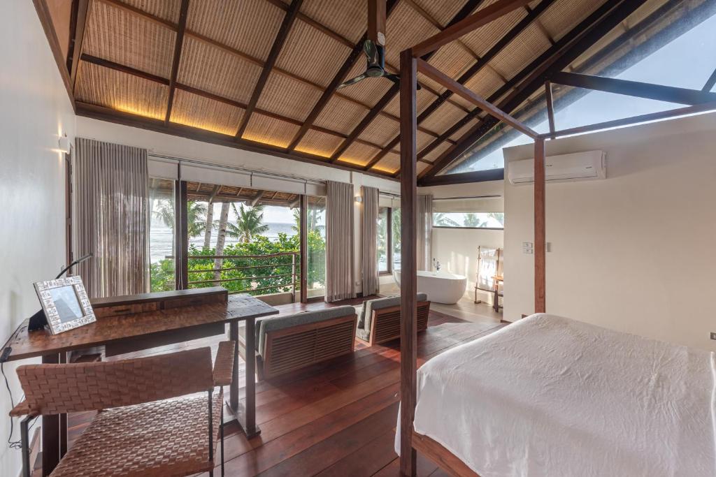 L'Osteria Luxe Beachfront B&B photo 1