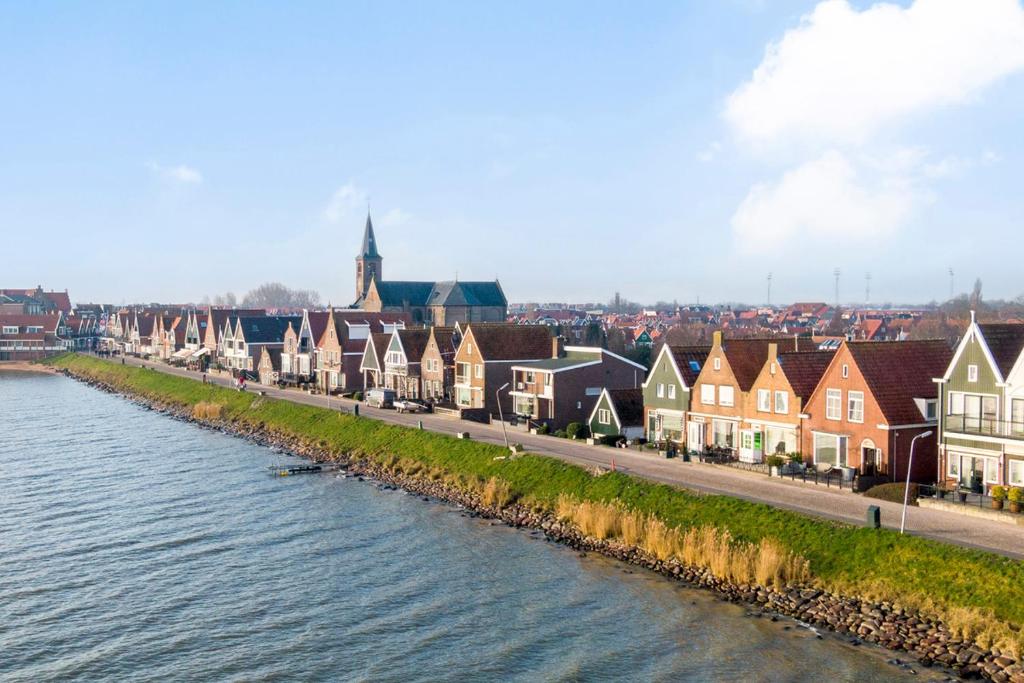 Luxury loft at lake Volendam 20 min. from Amsterdam CS photo 3