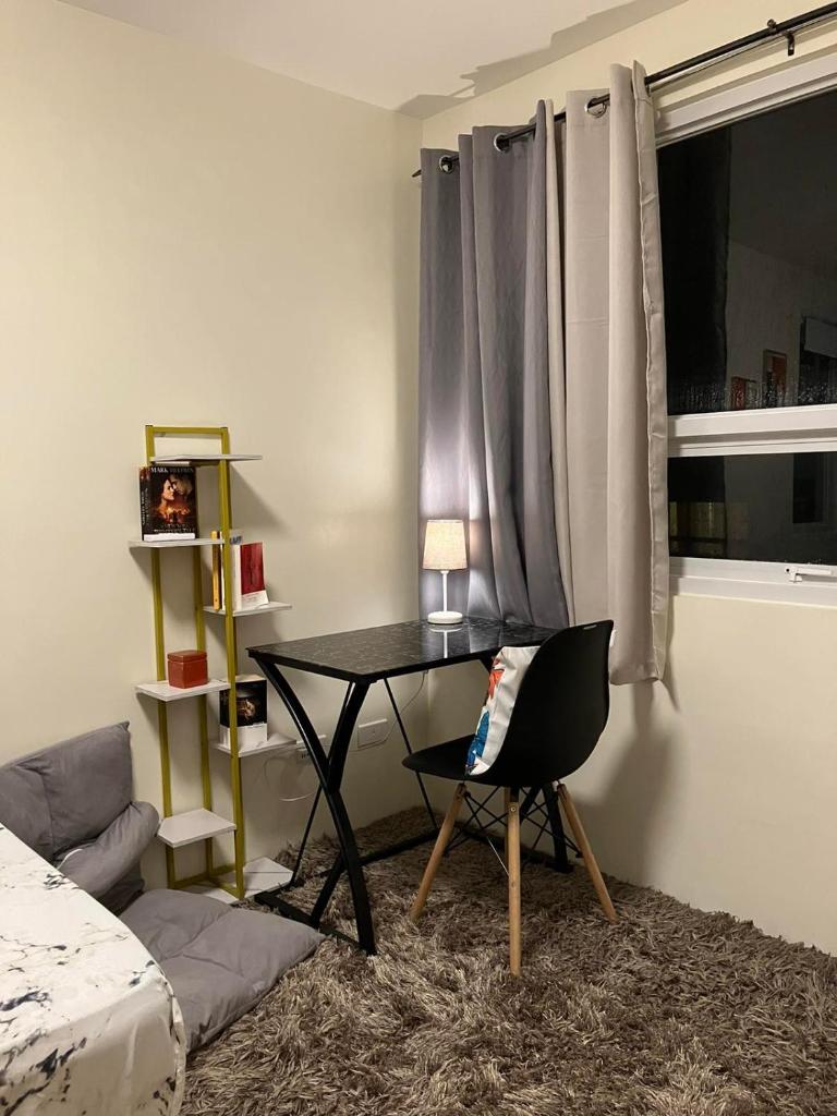 Davao Vacation Hub near Sasa ferry terminal with netflix,Wifi, pool access photo 2
