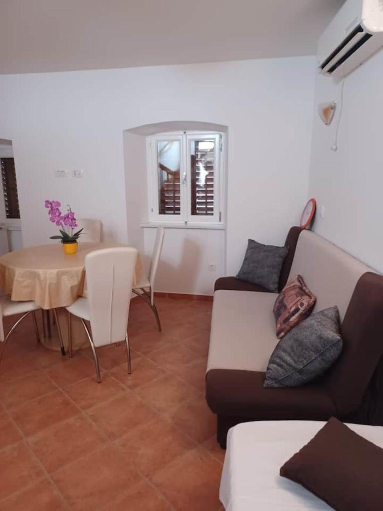 Apartment Stari Grad photo 1