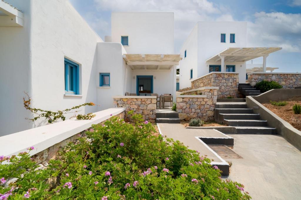 Camvillia Donoussa Village Suites photo 2