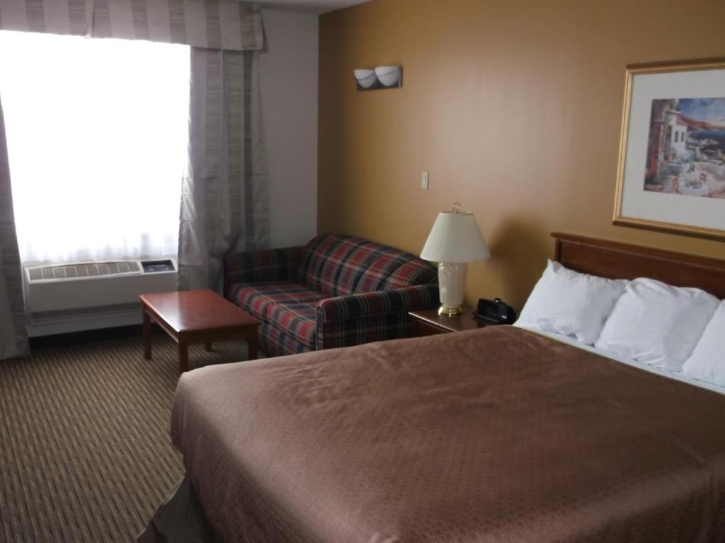 Foxwood Inn & Suites - Tap to explore photos
