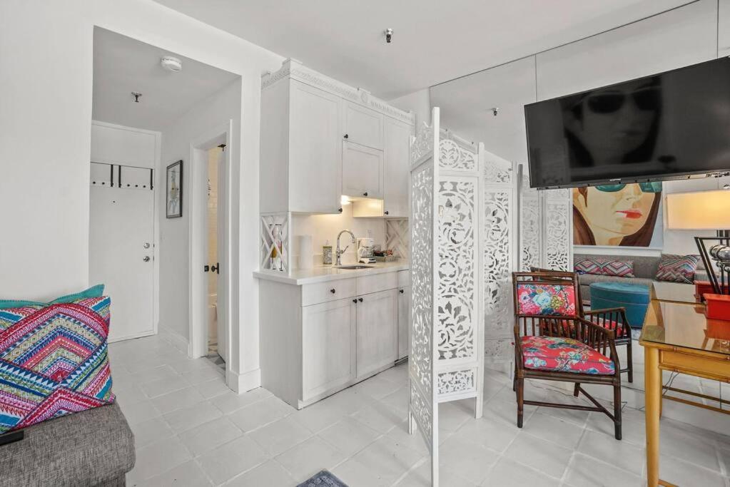 AQUA ORCHID APARTMENT - Pool - Beach - Palm Beach photo 4