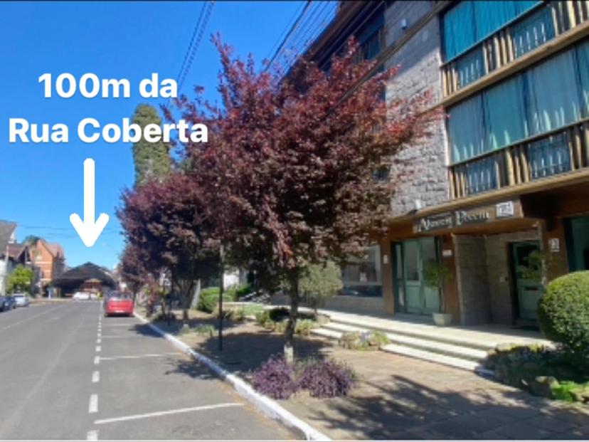 LUXUOSO APT ALMERIS PECCIN no Centro de GRAMADO photo 1