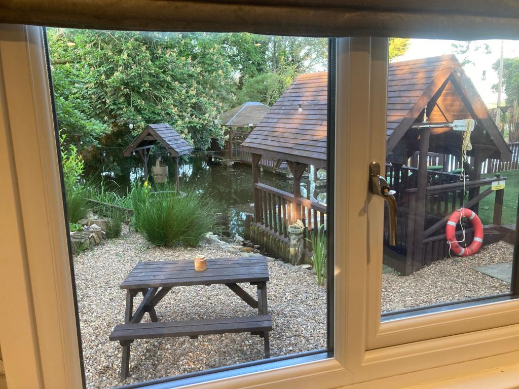 The Spinney lodge Room Type - Double Room with Lake View