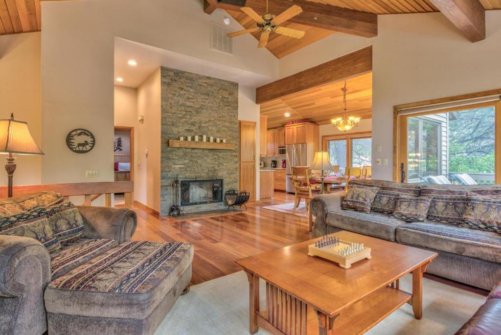 Tan Oak Lane 37 image