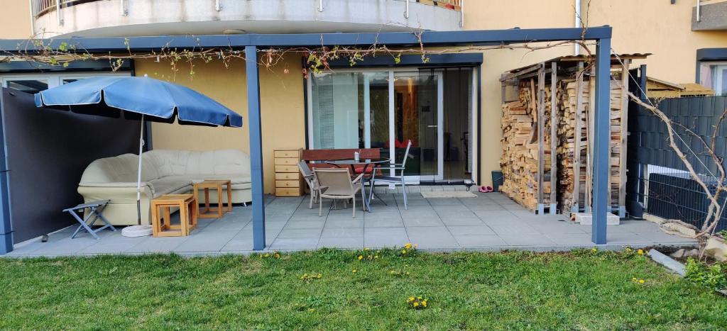 Ebenerdig mit Terrasse & Garten, WLAN & Parkplatz! Self Check-in & Check-out! Schwedenofen! photo 1