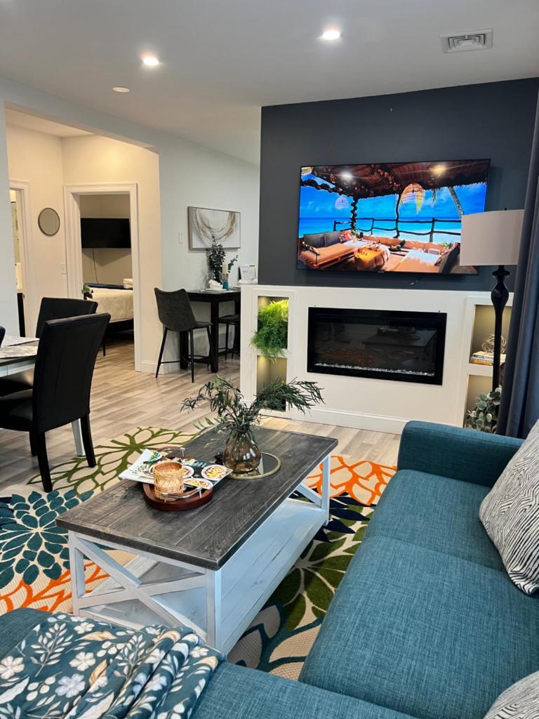 Private Luxury Framingham condo near Boston photo 4