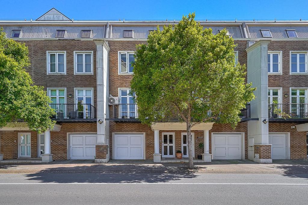 Chelsea Terrace photo 3