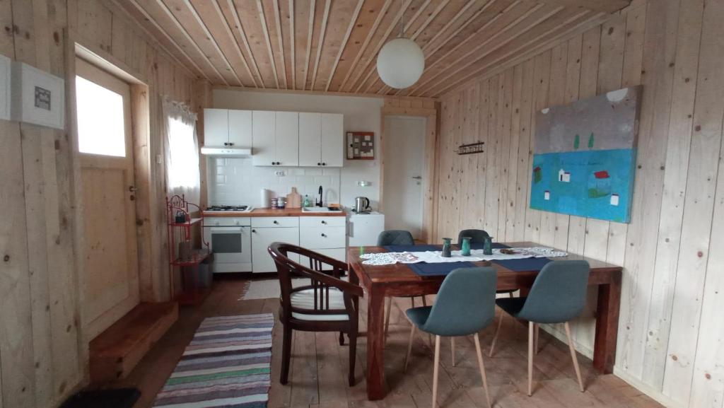Three Little Birds Artists Residence photo 4
