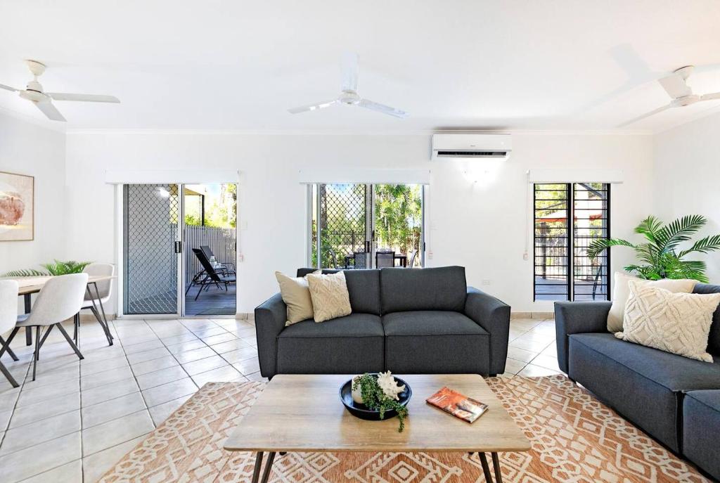 Tropical Allure - A Tranquil Fannie Bay Oasis photo 4