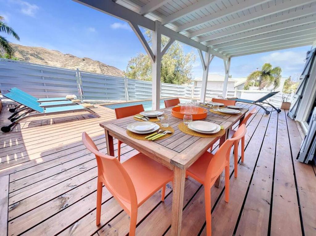 Maison Ti Case, private pool, next to Pinel Island photo 3