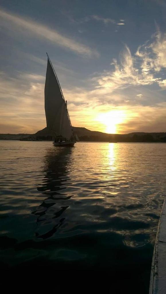 Sailing boat