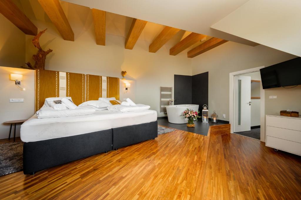 Hotel Premier- Adults Only photo 2