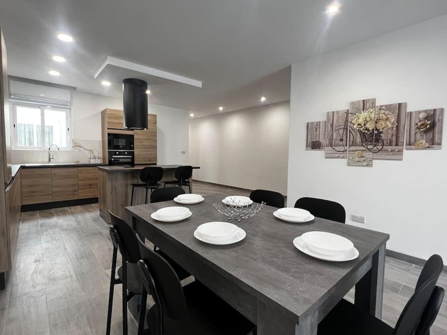 Zejtun 3-Bedroom Modern Apartment photo 4