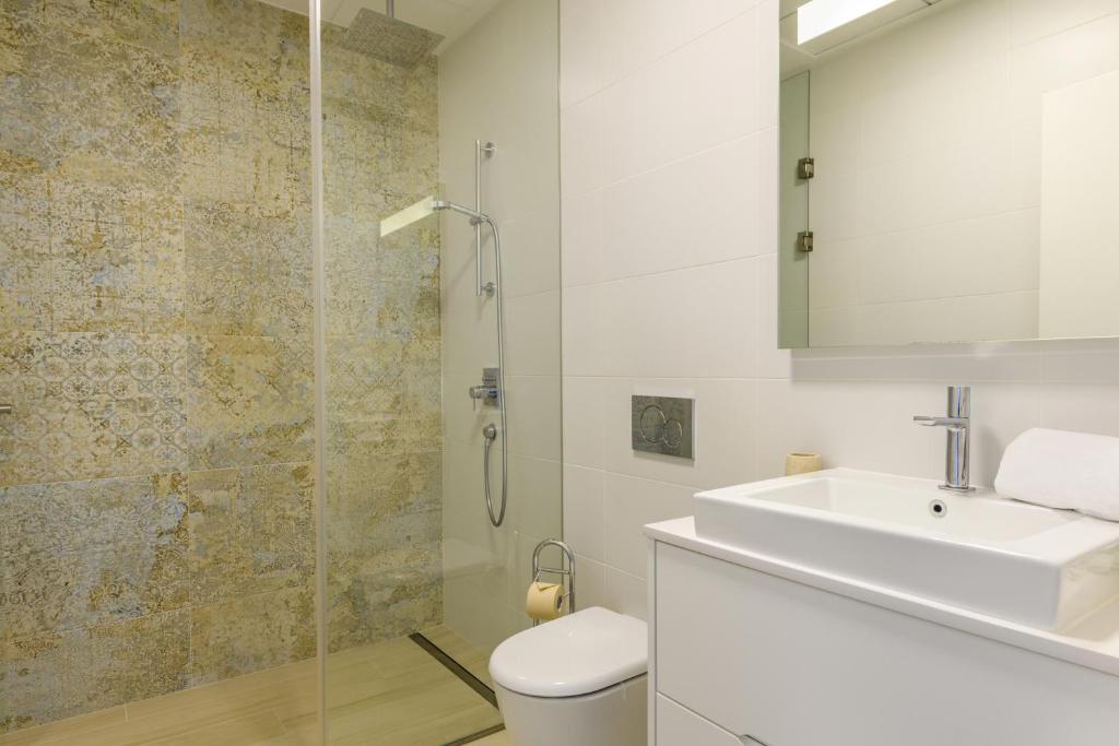 Las Colinas Golf & Country Club Residences photo 3