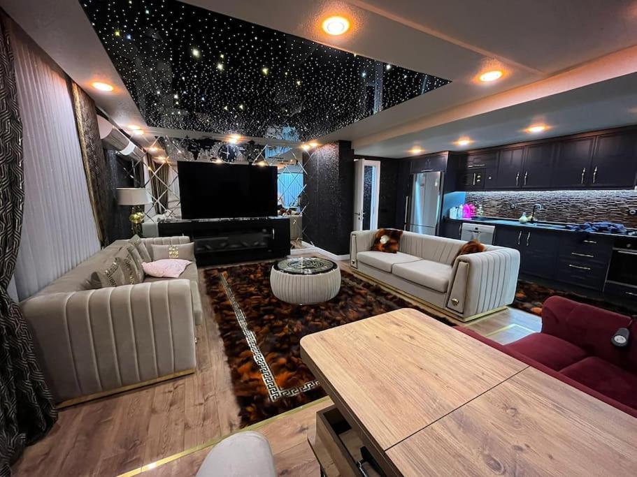 Квартира Versace 3+1 в Анталии