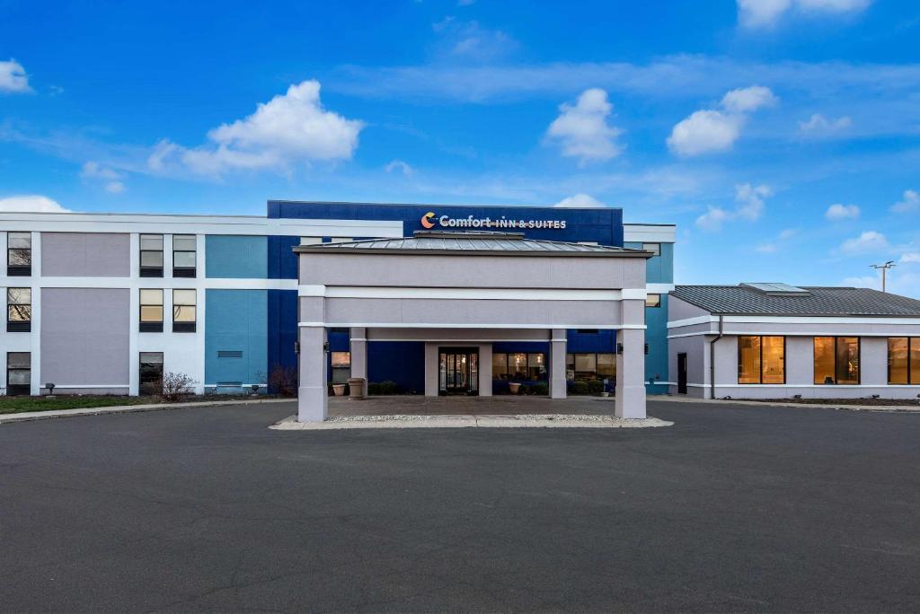 Comfort Inn & Suites Fishers - Indianapolis photo 2