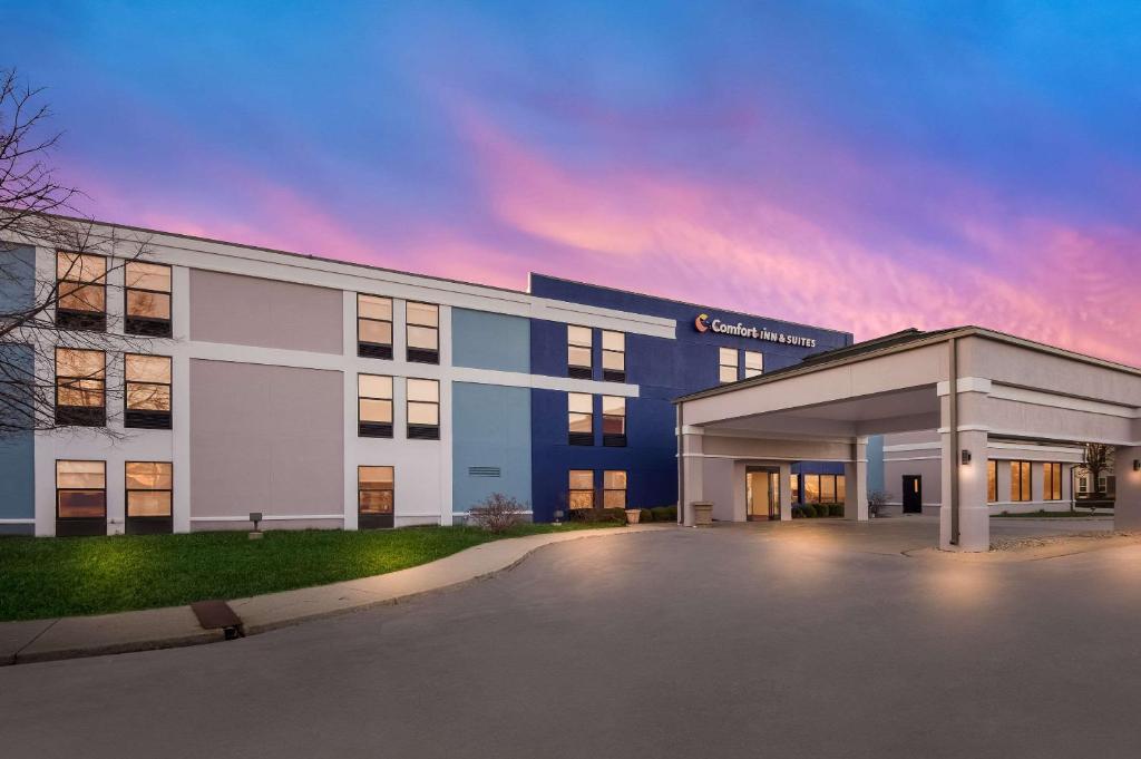 Comfort Inn & Suites Fishers - Indianapolis photo 3