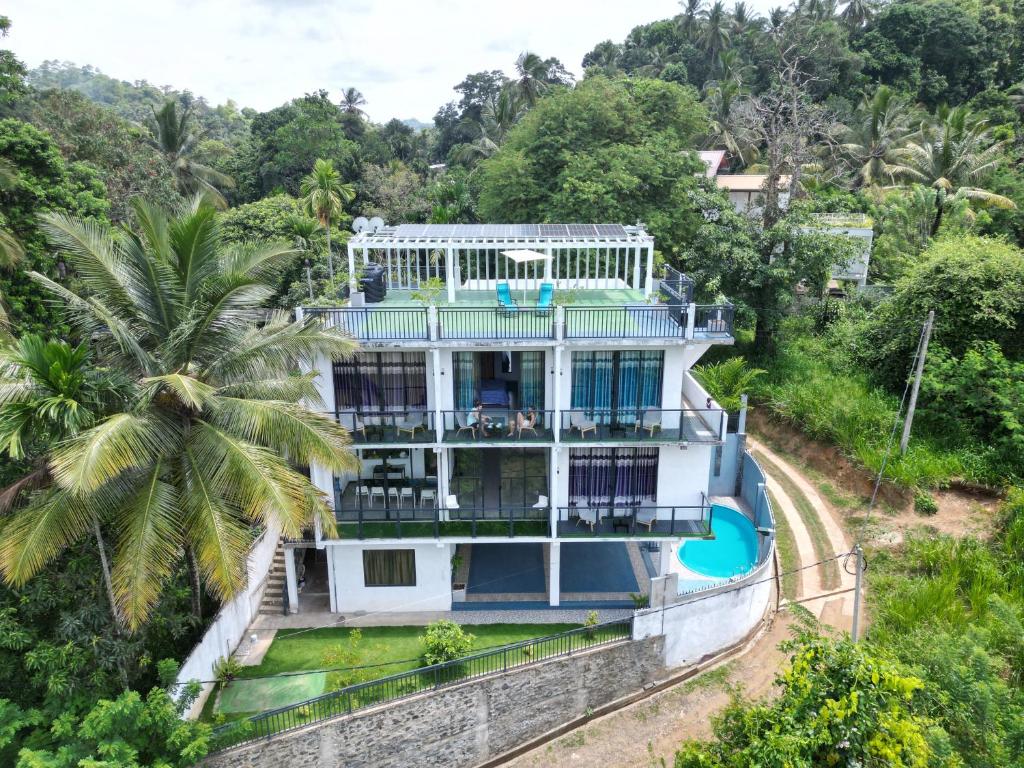 Aura Residence photo 1