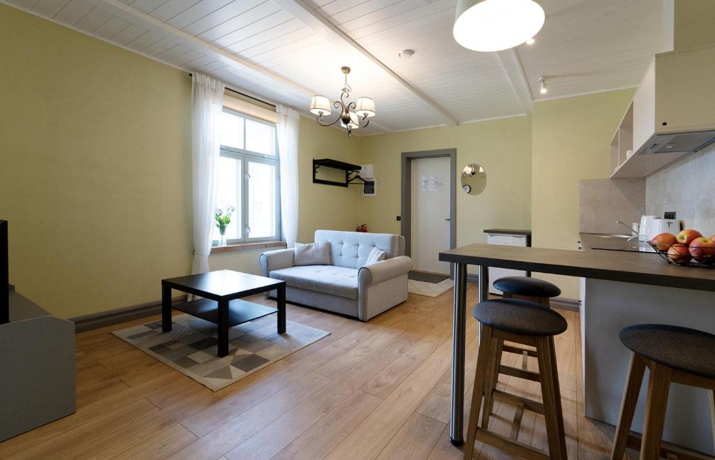 Verona Apartments photo 2