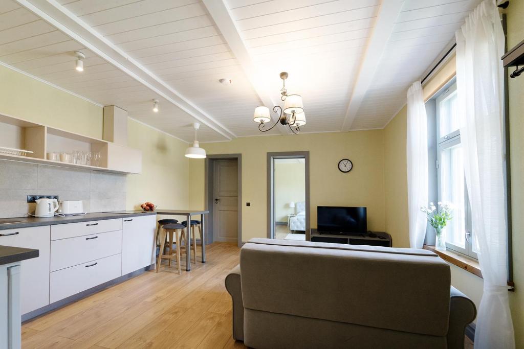 Verona Apartments photo 3