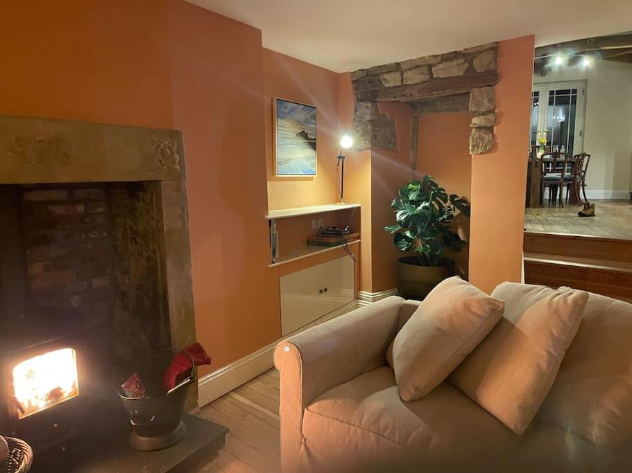 Stunning 3 bedroom House with amazing Castle view photo 3