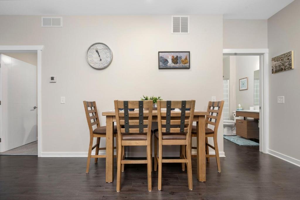 Sweet Tart Spot - Cozy TC Condo - Pet Friendly photo 4