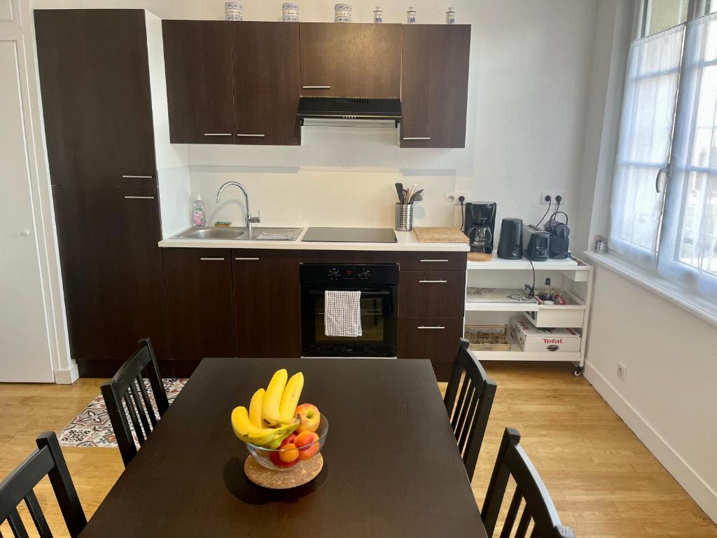 Joli appartement au cœur de Lisieux avec vue sur la Cathédrale photo 4