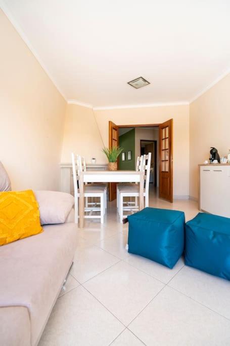 Fantástico T2 AC Wi-FI e TV Cabo 2WC Terraço e Churrasco photo 3