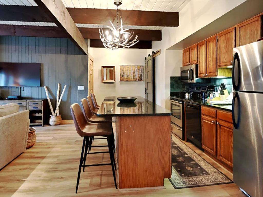 Timberline Condominiums 1 Bedroom Standard C2C photo 2
