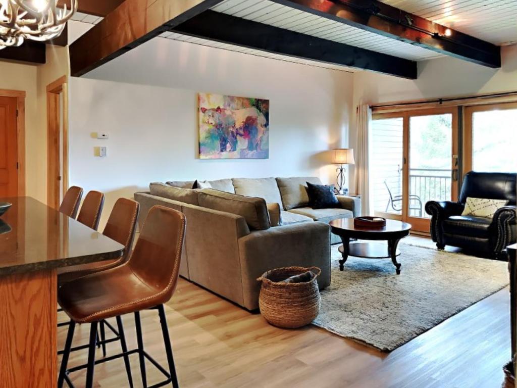 Timberline Condominiums 1 Bedroom Standard C2C photo 3