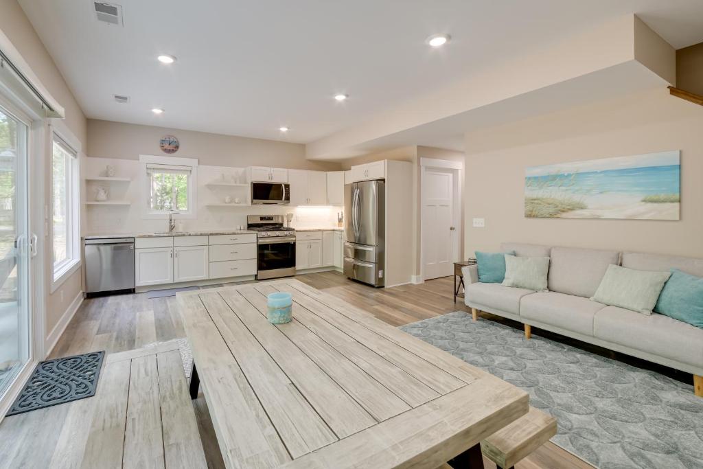 Holland Home with Fire Pit Walk to Lake Michigan! photo 4