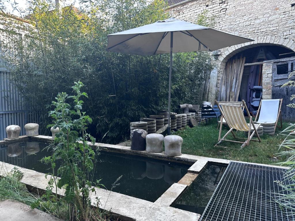 Maison au bord de l’eau d’un céramiste photo 1