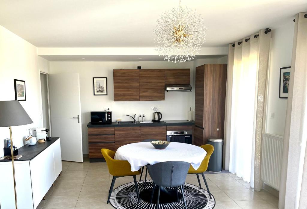 BELLA CRUZ 66 m2 prestations premium, wifi, balcon, parking avec borne de recharge électrique, plage Prieuré, Commerces photo 3