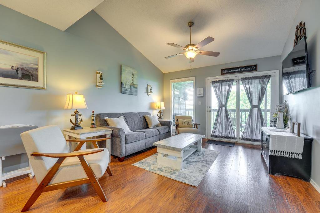 Branson West Condo with Deck, Amenities Access! photo 2