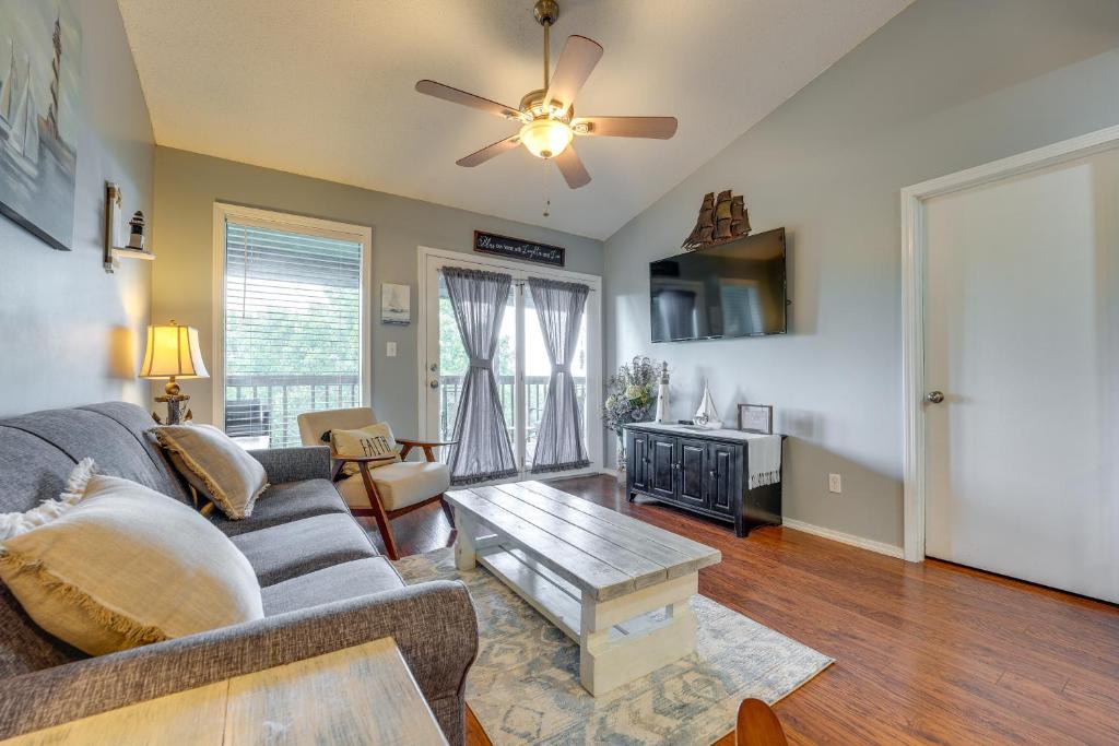 Branson West Condo with Deck, Amenities Access! photo 3