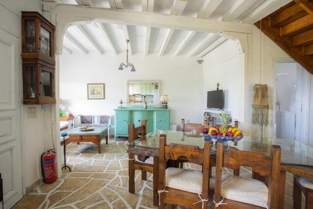 Traditional family villa southern lefkada photo 1