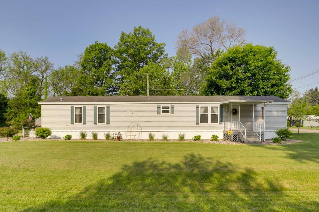 Charming South Haven Home - Great Location! photo 2
