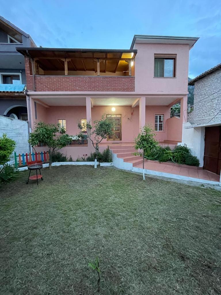 Vila 8 Kruje