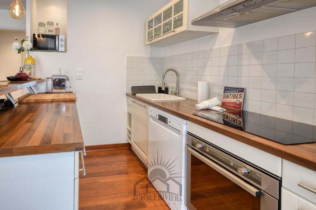 LE CARNOT Apartment for 2 by Sunset Riviera Holidays photo 2