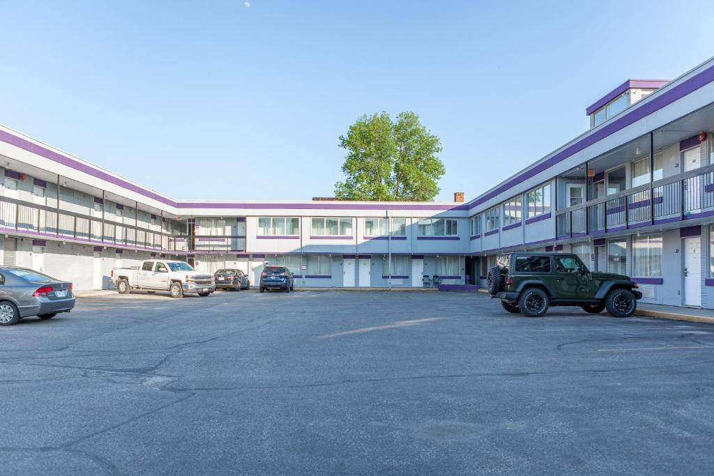 Knights Inn North Bay photo 1