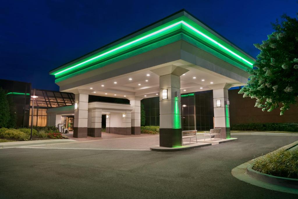 Holiday Inn Washington-Dulles International Airport, an IHG Hotel photo 1
