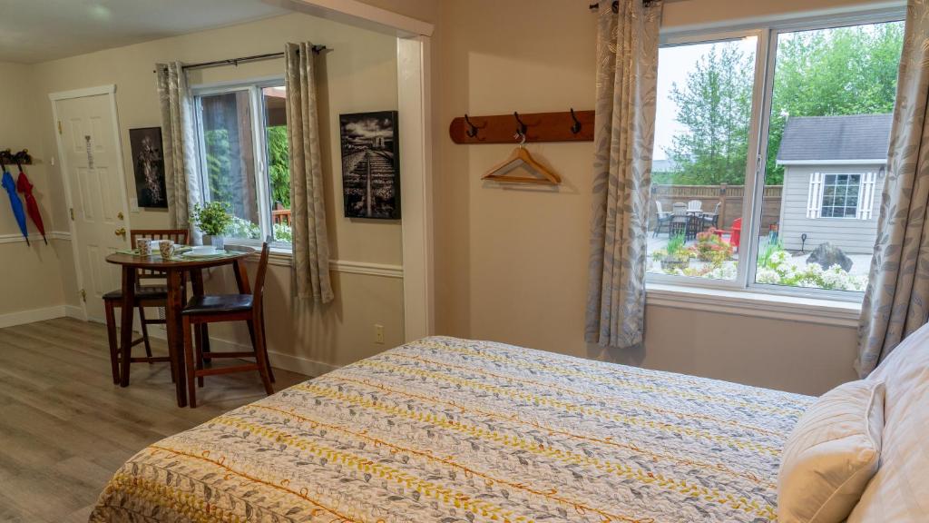 Wild Pacific Guest Suites photo 3