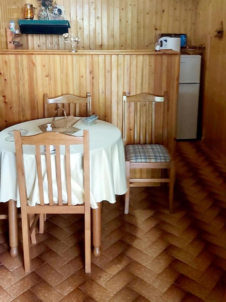 The log house in the village photo 1