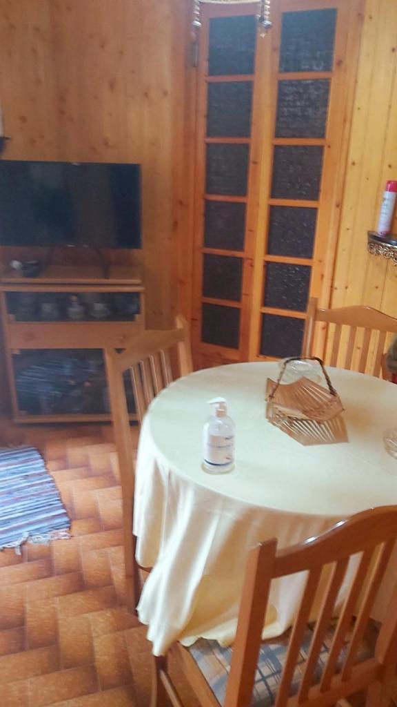 The log house in the village photo 2
