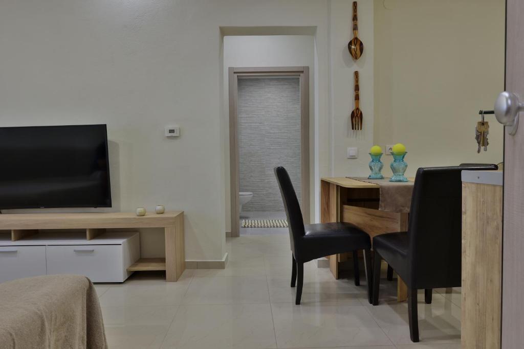 antonis new apartment's 1 photo 3