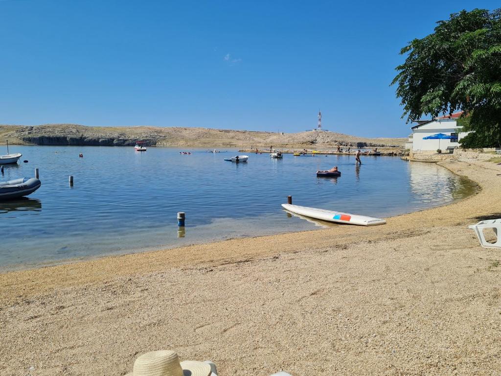 Apartments by the sea Dinjiska, Pag - 9386 photo 3
