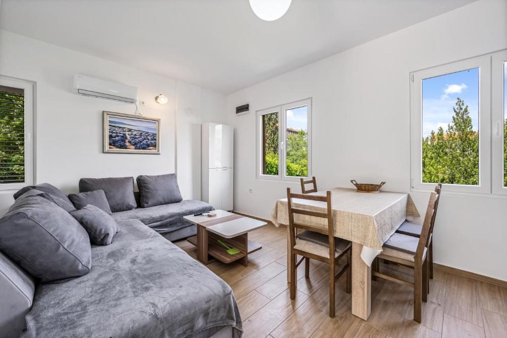Apartments Zlarin photo 2