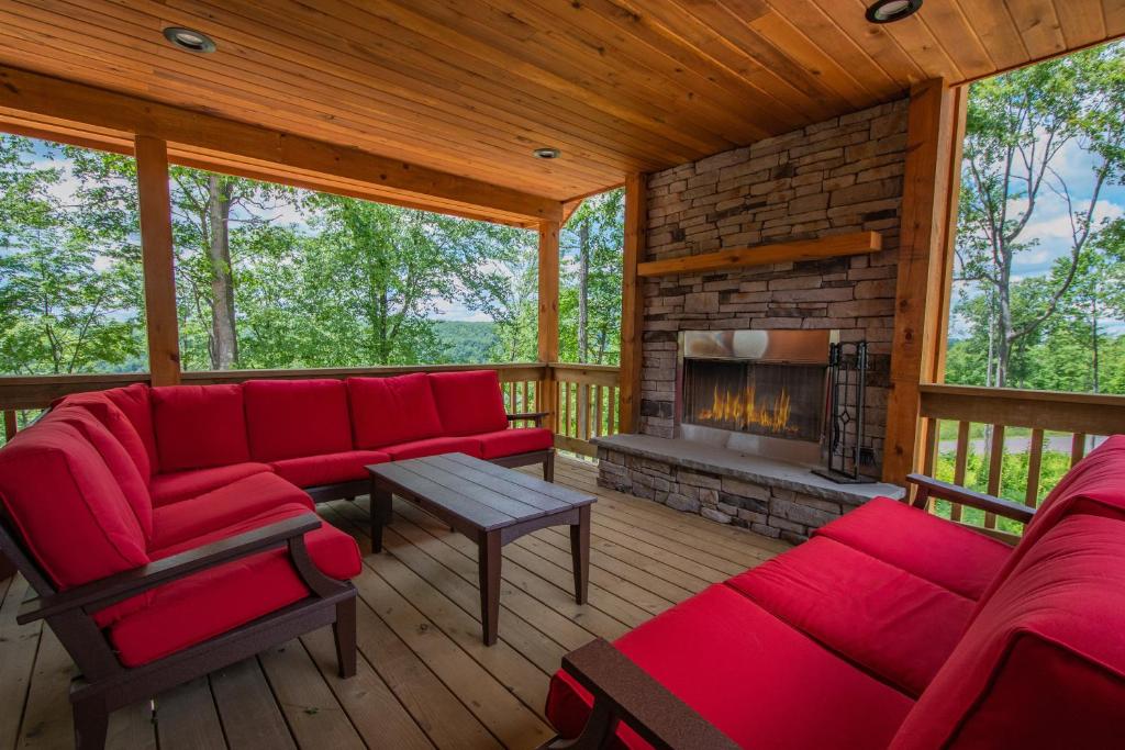 CJs Mountain Lodge photo 1